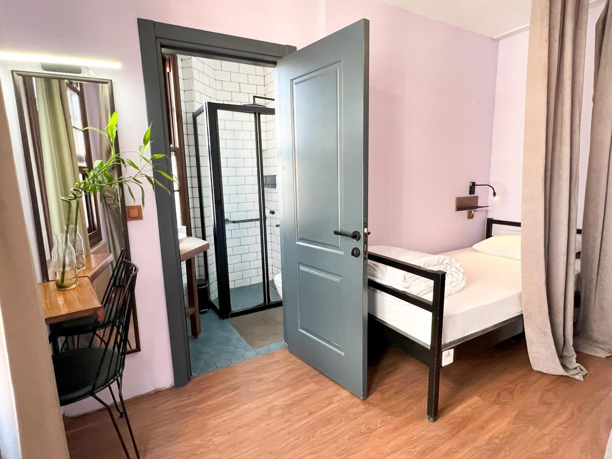 Hostel Le Banc Provincia di Provincia di Istanbul Esterno foto